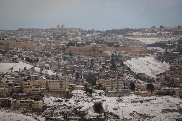 ירושלים מכוסה בשלג (צילום: נועם רבקין פנטון/פלאש 90)