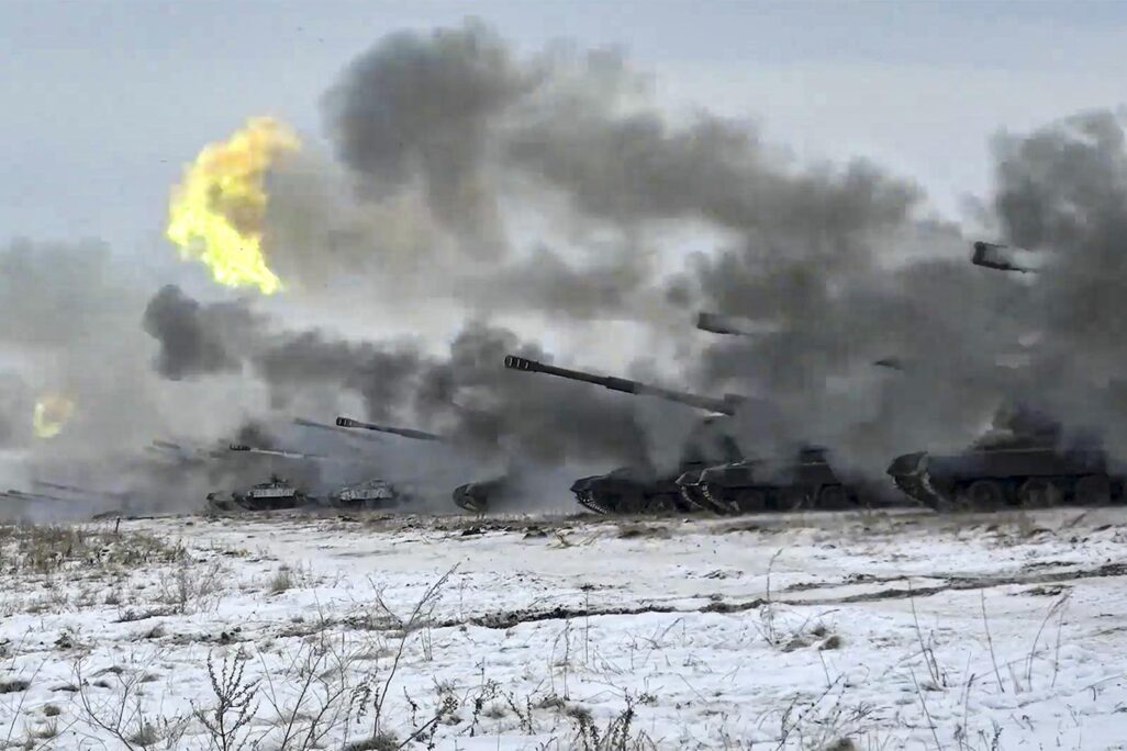 טנקים רוסיים בתרגיל צבאי, דצמבר 2021 (צילום ארכיון: Russian Defense Ministry Press Service via AP)