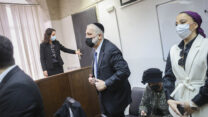 אריה דרעי בהקראת גזר דינו בבית המשפט (צילום: יונתן זינדל, פלאש 90)