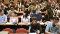 סטודנטים באוניברסיטה. למצולמים אין קשר לכתבה (צילום אילוסטרציה: אוליבר פיטוסי / פלאש 90).