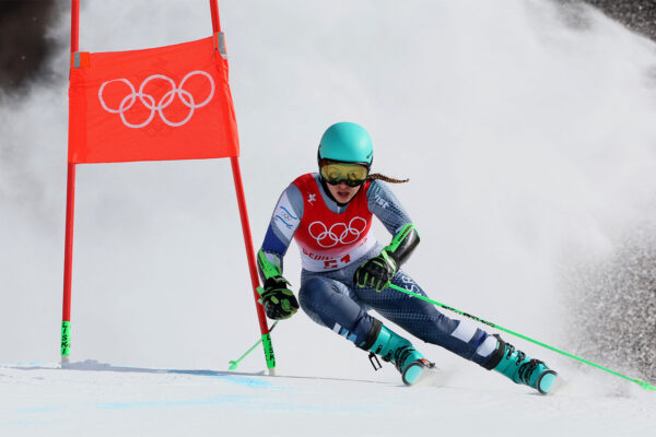 גולשת הסקי נועה סולוש באולימפיאדת החורף בבייג'ינג (צילום: REUTERS/Wolfgang Rattay)