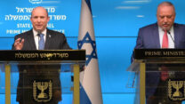 ראש הממשלה נפתלי בנט ושר האוצר אביגדור ליברמן (צילום: עמוס בן גרשום/לע"מ)