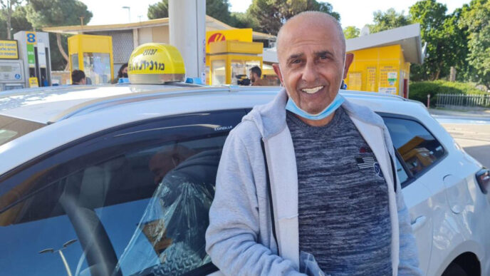 Taxi driver Ya'akov Ofri: "I understand that everything has a cost, but the government needs to do something to make it easier" (Photo: Hadas Shem Tov)