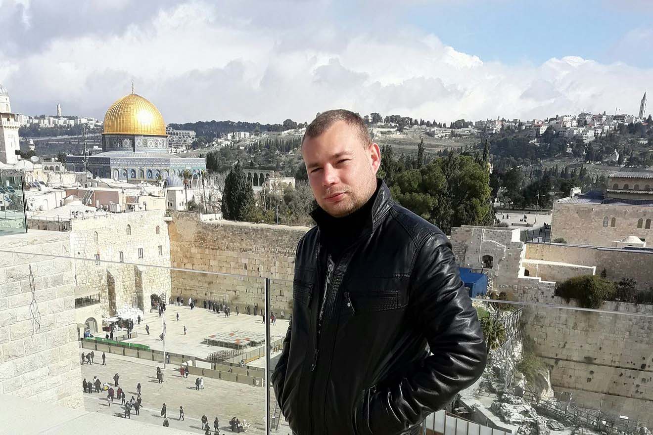 דימה שומייב. "בהתחלה חשבתי שהפאניקה והלחץ מגיעים מהתקשורת המערבית" (צילום: אלבום פרטי) דימה שומייב. "בהתחלה חשבתי שהפאניקה והלחץ מגיעים מהתקשורת המערבית" (צילום: אלבום פרטי)