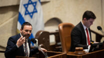 יו"ר השדולה למאבק ביוקר המחיה ח"כ אוריאל בוסו. "מדינת ישראל לא צריכה להגיד: 'החזק יצליח, החלש יתרסק'" (צילום ארכיון: יונתן זינדל / פלאש90)