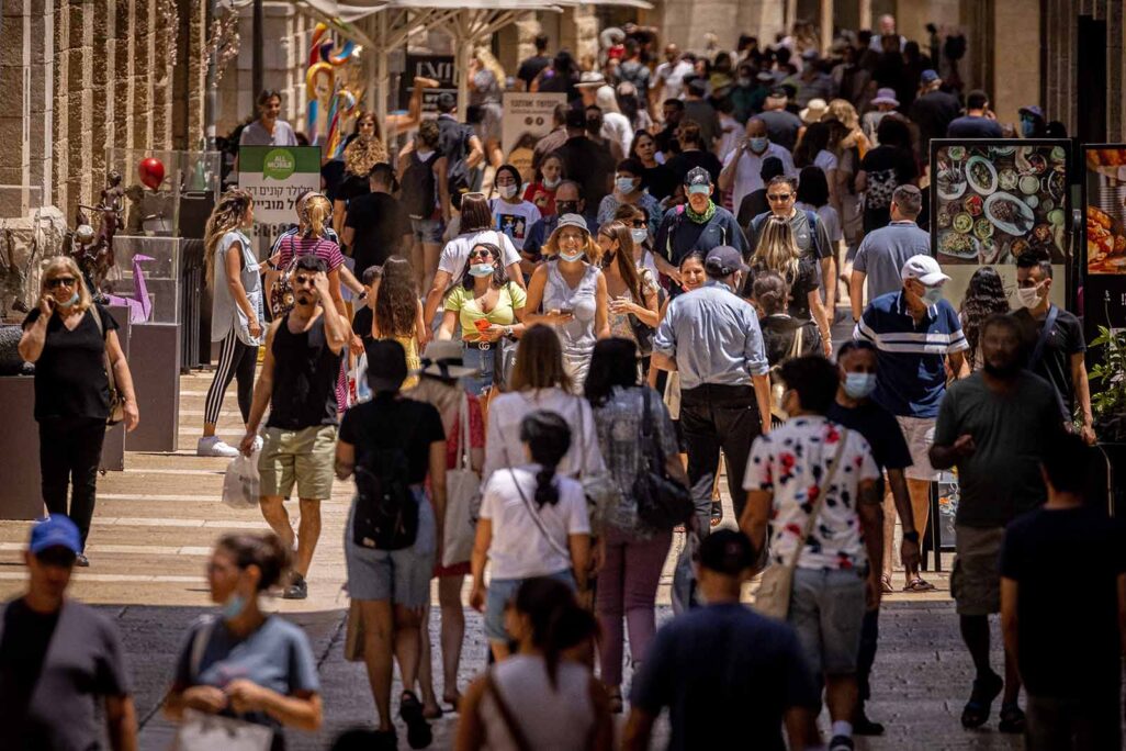 מרכז הקניות שדרות ממילא בירושלים (צילום: יונתן סינדל / פלאש 90)