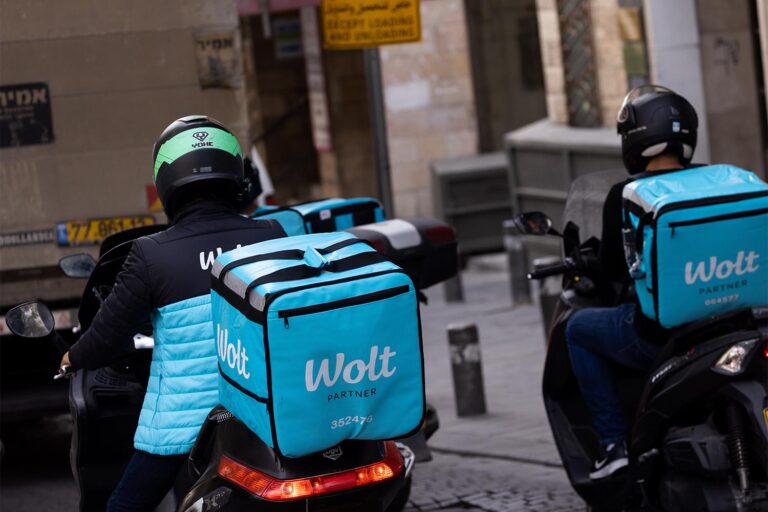 Walt delivery drivers (Photo: Yonatan Zindel/Flash90)