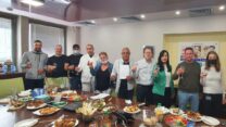 חתימת הסכם קיבוצי חדש במחלבות שטראוס (צילום: ועד עובדי שטראוס)