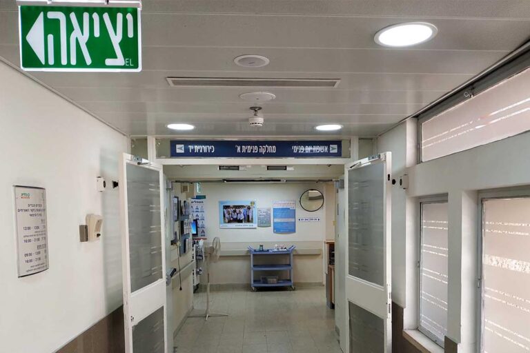 המחלקה הפנימית בבית החולים וולפסון. עלייה של יחידה אחת בעומס החום מובילה לכ-5,500 ימי אשפוז עודפים בשנה (צילום אילוסטרציה: דבר)