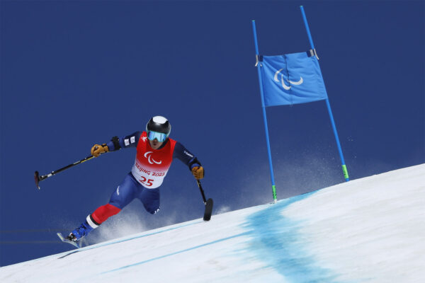 היראקו מיסאווה היפני מתחרה בסקי אלפיני במשחקי החורף הפראלימפיים בבייג'ינג  (Photo by Christian Petersen/Getty Images)