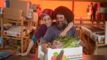 אייל ועינת איצקוביץ' (צילום: חוות שורשים)