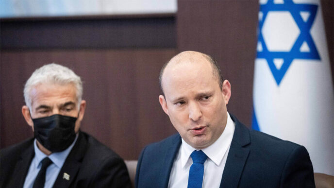 Prime Minister Naftali Bennett and Foreign Minister Yair Lapid. (Photo: Yonatan Sindel / Flash90)