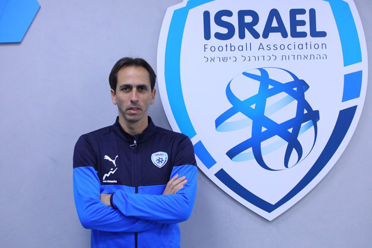 יוסי בניון, המנהל המקצועי של נבחרת ישראל בכדורגל (צילום: ההתאחדות לכדורגל בישראל)