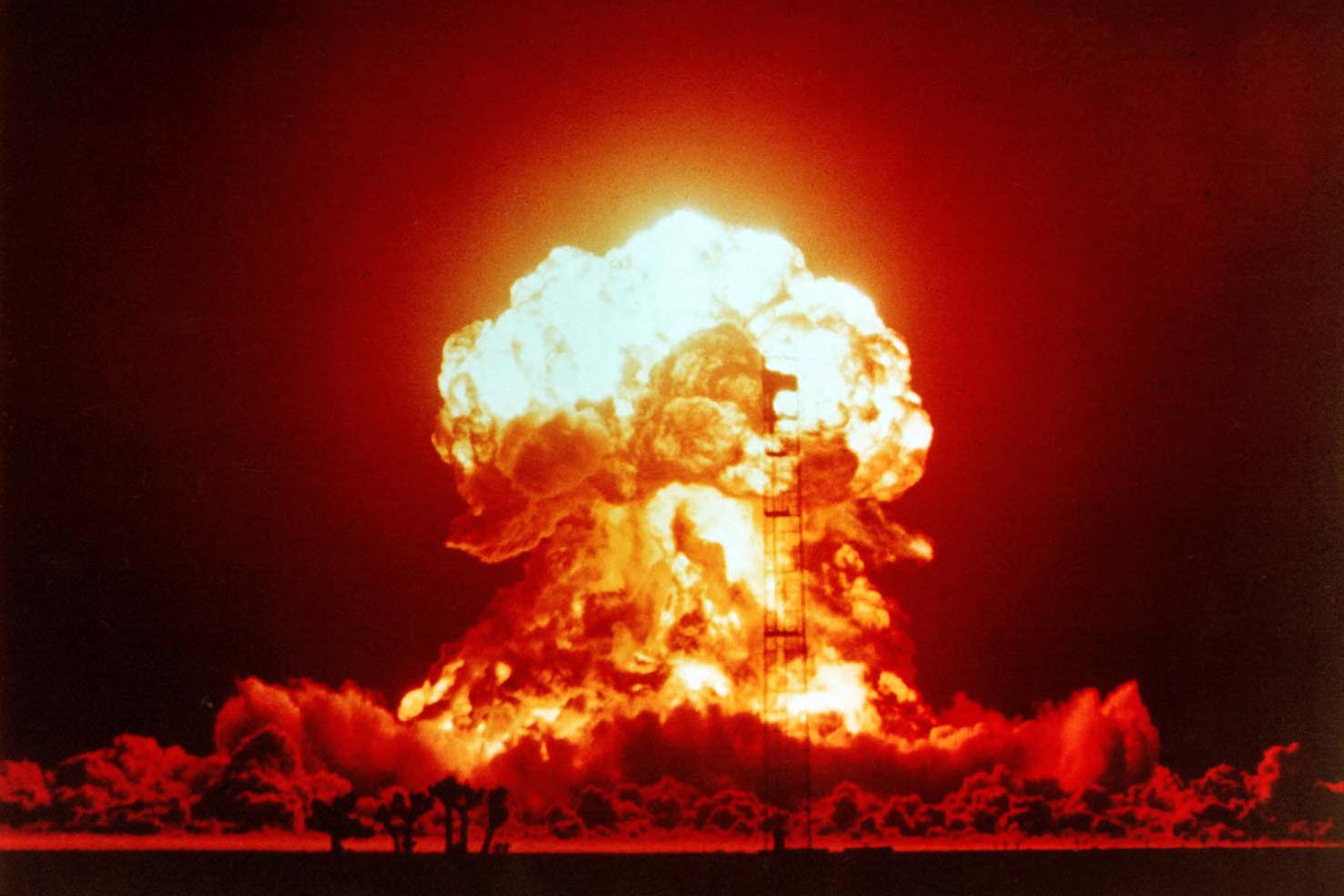 פטרייה גרעינית בניסוי בפצצה אטומית בנאבדה, ארה&quot;ב 1953 (צילום: National Nuclear Security Administration / Nevada Site Office)