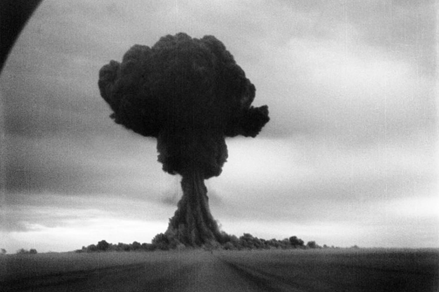 תיעוד של הניסוי הפצצה האטומית הסובייטית הראשונה ב-1949 (צילום: Sovfoto/Universal Images Group via Getty Images)