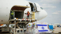 משלוח של ציוד להקמת בית החולים הישראלי באוקראינה (צילום: סיון שחור, ענבה, לע״מ)