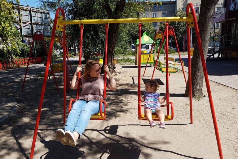 גולוביצקי ובתה. "החלטתי לא לדבר איתה רוסית" (צילום: אלבום פרטי)