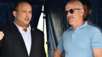 ראש הממשלה נפתלי בנט (משמאל) וראש השב"כ רונן בר בסיור במטה השב"כ בשומרון (צילום: חיים צח / לע"מ)