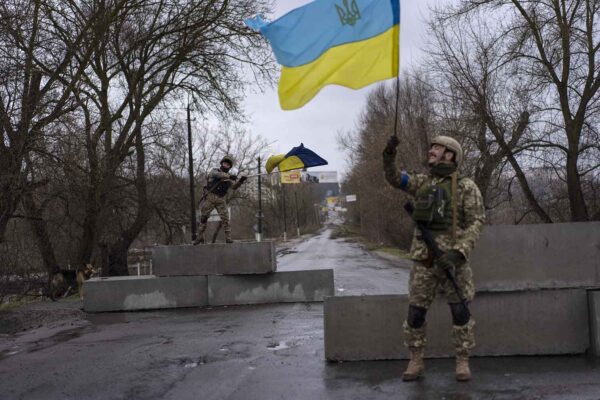 חיילים אוקראינים (צילום: AP Photo/Rodrigo Abd)