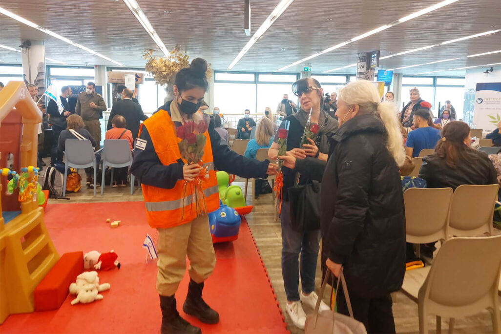 תחנת הקליטה לעולים מאוקראינה שהוקמה בנתב״ג (צילום: מיכל מרנץ)