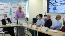 מפגש ראשון של ועדה בראשות מנכ"ל משרד הבריאות נחמן אש לבחינת יחסי הגומלין בין הרפואה הציבורית לפרטית (צילום: דוברות משרד הבריאות)