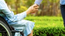 טיפול בבעלי מוגבלויות (צילום אילוסטרציה: Shutterstock)
