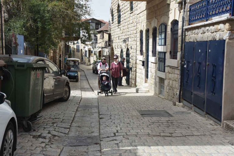An alley in the old city of Tzfat, nearly deserted in early morning hours. (Photo: Hadas Yom Tov)