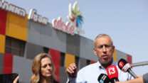 מנכ"ל משרד הבריאות נחמן אש ושרון אלרעי פרייס במפעל שטראוס (צילום: דוד כהן/פלאש)