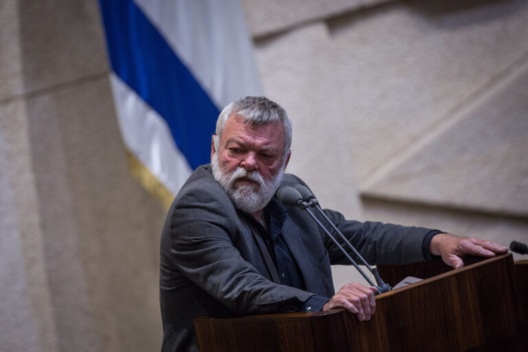 אילן גילאון על דוכן הכנסת (צילום: הדס פרוש/פלאש90)