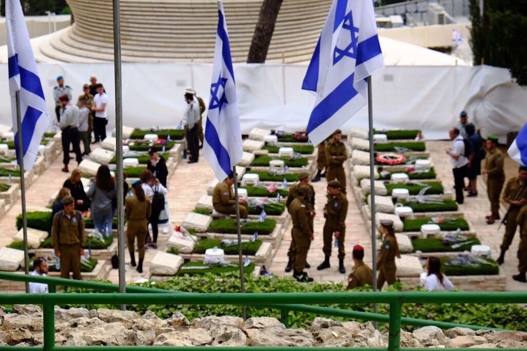 יום הזיכרון לחללי מערכות ישראל בהר הרצל (צילום: דוד טברסקי)