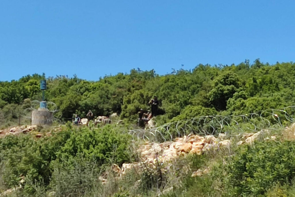 אנשי חיזבאללה ליד זרעית (צילום: מאיה רונן)