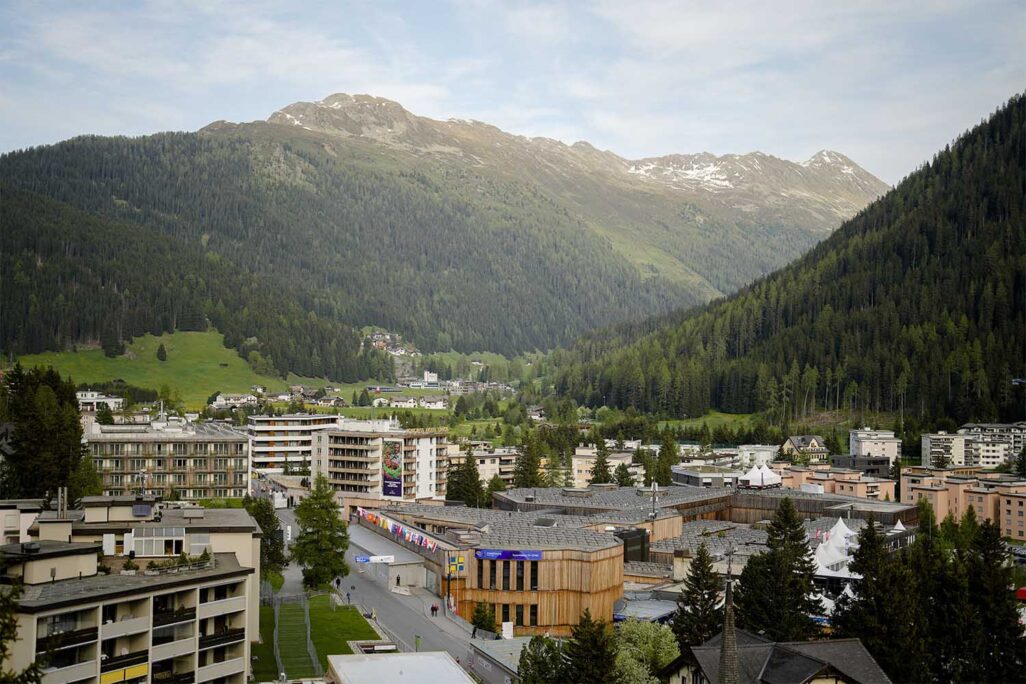 העיירה דאבוס בשווייץ שבה מתקיים הכנס השנתי של הפורום הכלכלי העולמי (צילום: AP Photo/Markus Schreiber)