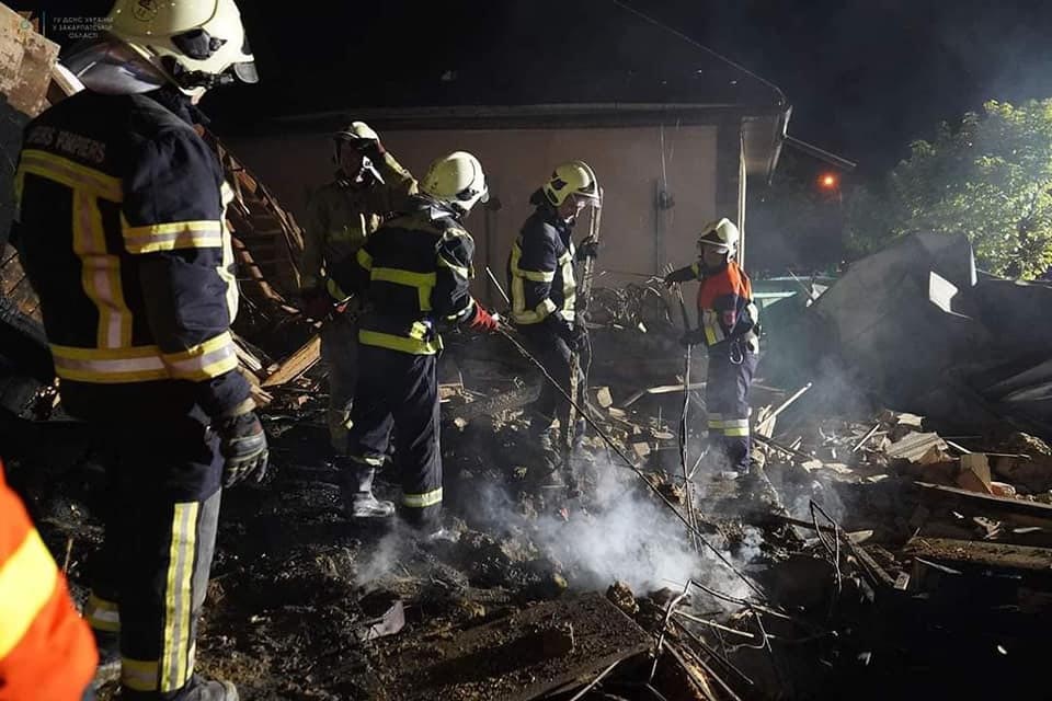 בניין מגורים שנהרס בעקבות הפצצה בעיר סיביירודונצק במזרח אוקראינה, 23 במאי 2022 (צילום: Handout Latin America News Agency via Reuters Connect)