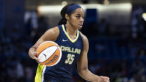 צ'ארלי קולייר במדי דאלאס ווינגס מה-WNBA
(צילום: AP Photo/Brandon Wade)