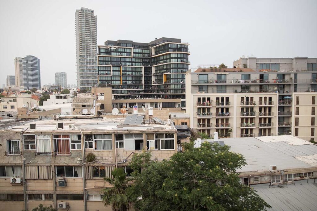 View of new and old apartment buildings from south Tel Aviv neighborhood of Florentin. (Photo archive: Hadas Parush / Flash90)