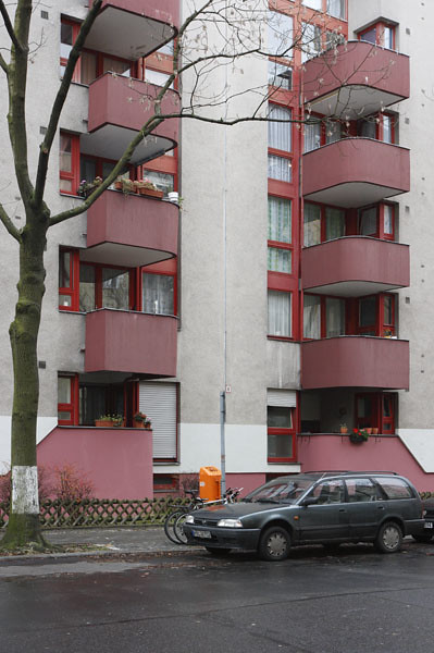 דיור ציבורי בברלין. &quot;העירייה החליטה על הקפאה של 5 שנים במחירי הדיור כדי לשמור על הצעירים בעיר&quot; (צילום: restmodern.de/flickr)
