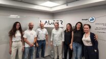 חתימה על הסכם שכר בלאופר (צילום: דוברות ההסתדרות)