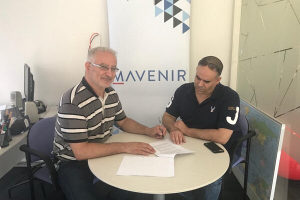 חתימת הסכם קיבוצי לעובדי חברת מבניר בישראל (צילום: דוברות ההסתדרות)