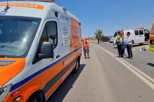 תאונת דרכים סמוך לקיבוץ שלעבים בה נהרג רוכב אופניים כבן 45 (צילום: איחוד הצלה)