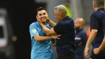אוסקר גלוך חוגג עם אופיר חיים שער מול נבחרת אנגליה בגמר היורו מול אנגליה (צילום: אסי קיפר, באדיבות ההתאחדות לכדורגל)