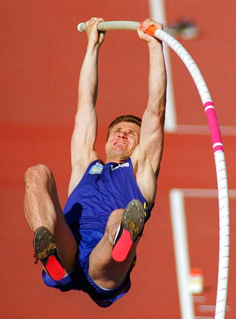 סרגיי בובקה באליפות העולם באתלטיקה בגטבורג, שבדיה, 1995. קבע 35 שיאי עולם (צילום: AP Photo/Michel Euler, File)