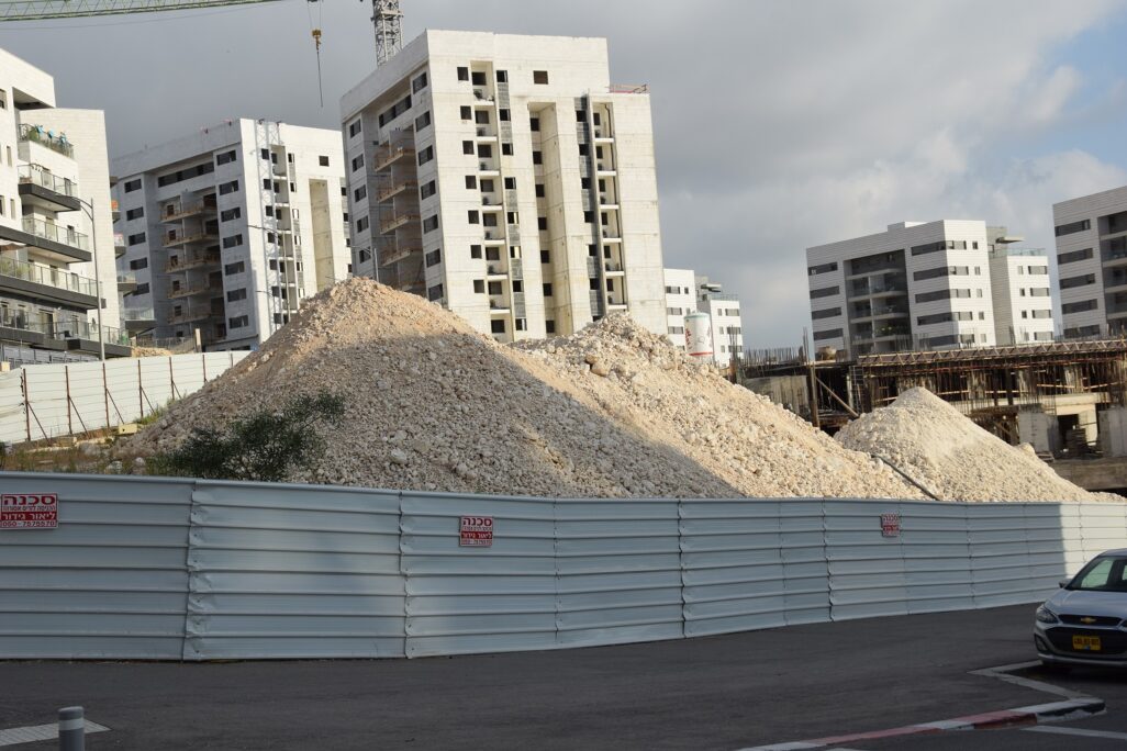 שכונה בבנייה בעיר חריש (צילום: אור גואטה) שכונה בבנייה בעיר חריש (צילום: אור גואטה)
