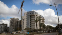 אתר בנייה בנתיבות (צילום אילוסטרציה: נתי שוחט, פלאש 90)
