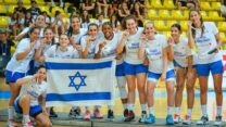 נבחרת העתודה נשים בכדורסל מסיימת במקום השלישי באליפות אירופה ועולה לדרג א' (צילום: Fiba.com)