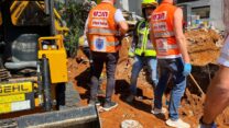 זירת תאונת העבודה באתר שיפוצים בהרצליה (צילום: איחוד הצלה)