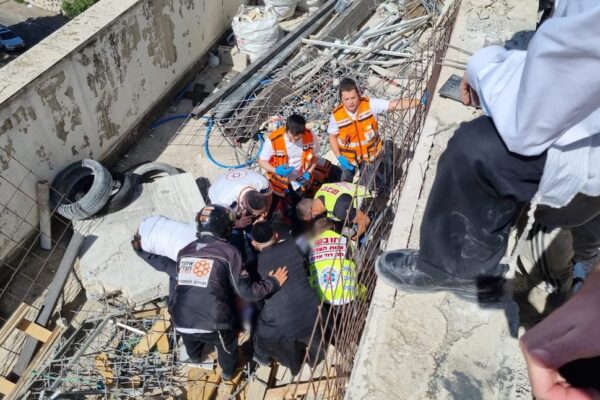 תאונת עבודה באתר בנייה ברחוב שמגר בירושלים (צילום: דוברות איחוד הצלה)
