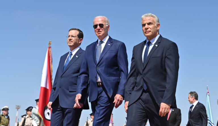 The US president his visit, with President Isaac Herzog (left) and Interim Prime Minister Yair Lapid (right). “I’m thrilled that the president of the United States, leader of the world’s most powerful nation, advocates support of unions” (Photo: Kobi Gideon, Government Press Office)