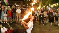 פעילות ״נייט מרקט״ לחופש הגדול שמתקיימת בעין זיוון (צילום: מיקי אלקובי)