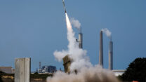 יירות של כיפת ברזל (צילום: REUTERS/Amir Cohen)