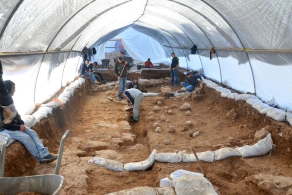 אתר החפירה במגרש הרוסים בירושלים (צילום: צילום: יולי שוורץ, רשות העתיקות)